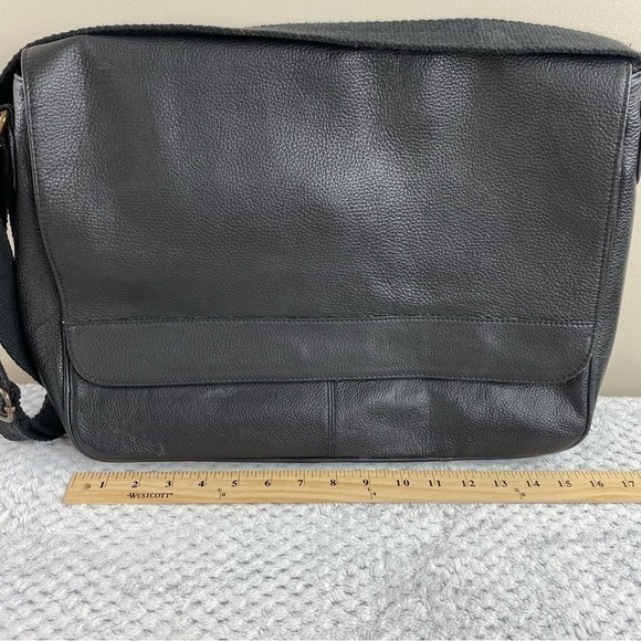 Black Unisex Genuine Pebbled Leather Flap Closure Messenger Crossbody Bag‎ - Picture 11 of 16